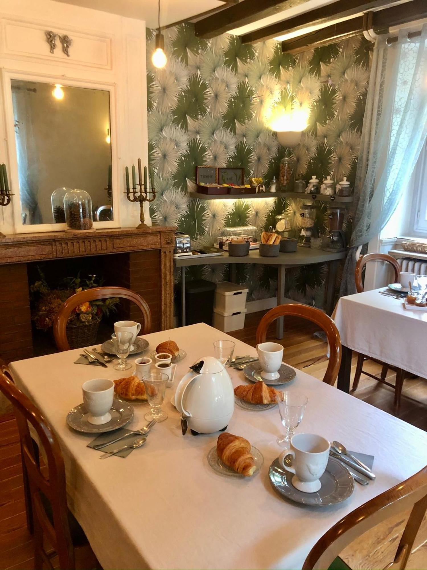 イズロン La Maison Du Parc Bed & Breakfast エクステリア 写真